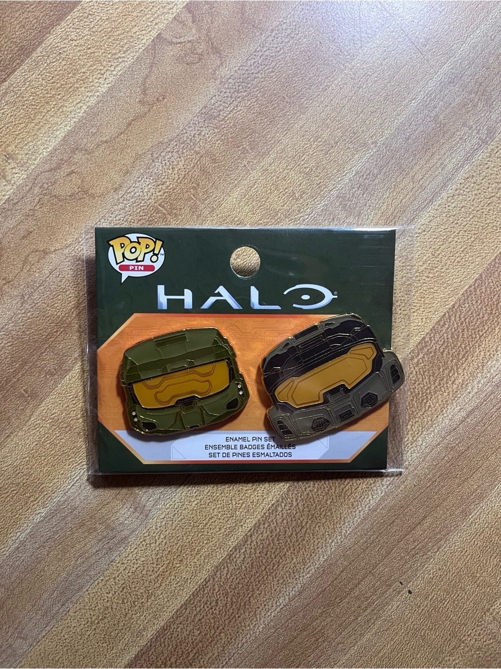 Halo Master Chief Helmet Enamel Pin Set